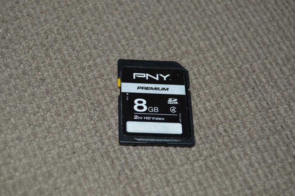 Aparat Foto Sony Cyber-shot DSC-H100 – 16.1 MP, Zoom Optic 21x, Stabilizare Optică, În stare perfectă