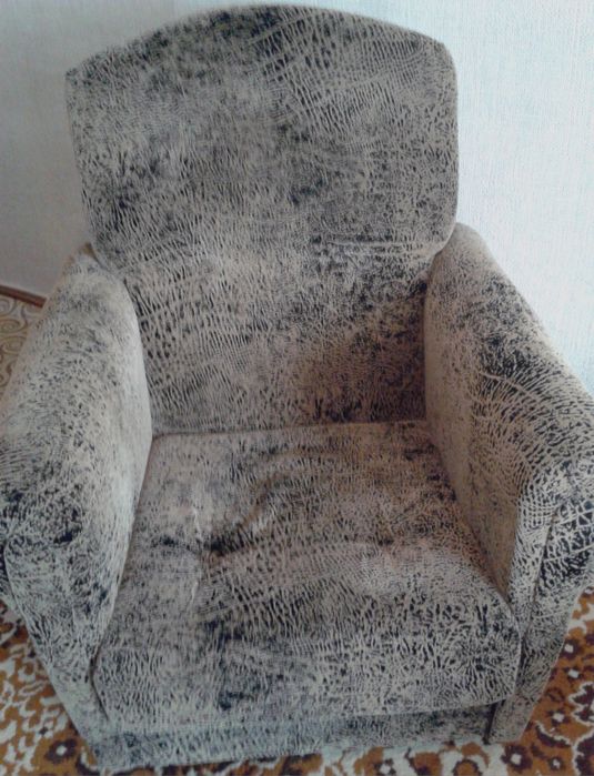 Продам два кресла.