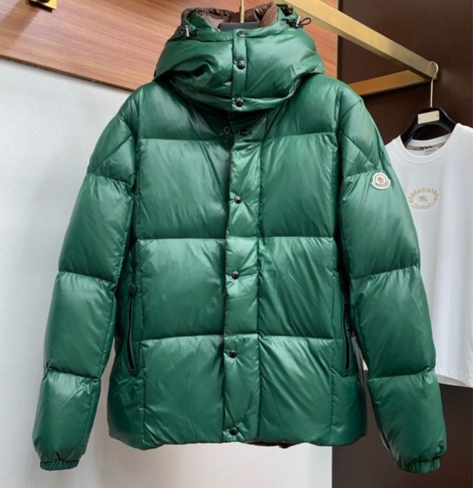 Vand geaca Moncler premium