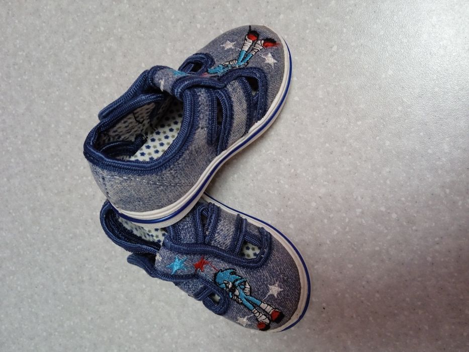 Кроссовки обувь детская