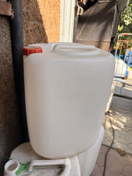 Продам Канистры пластиковые 30л