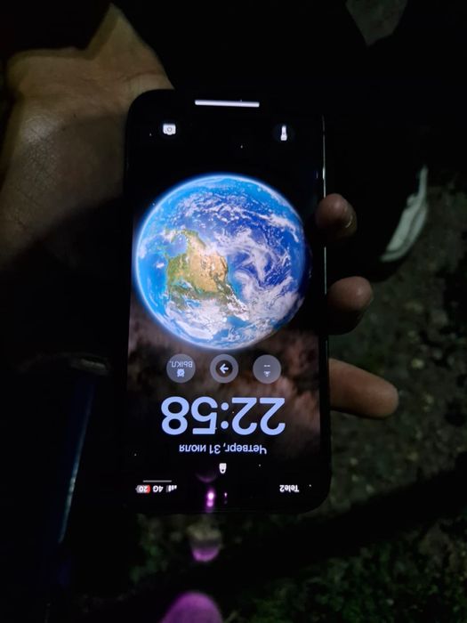 Продам срочно Айфон 13