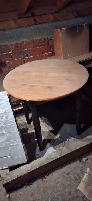 Малка кръгла маса