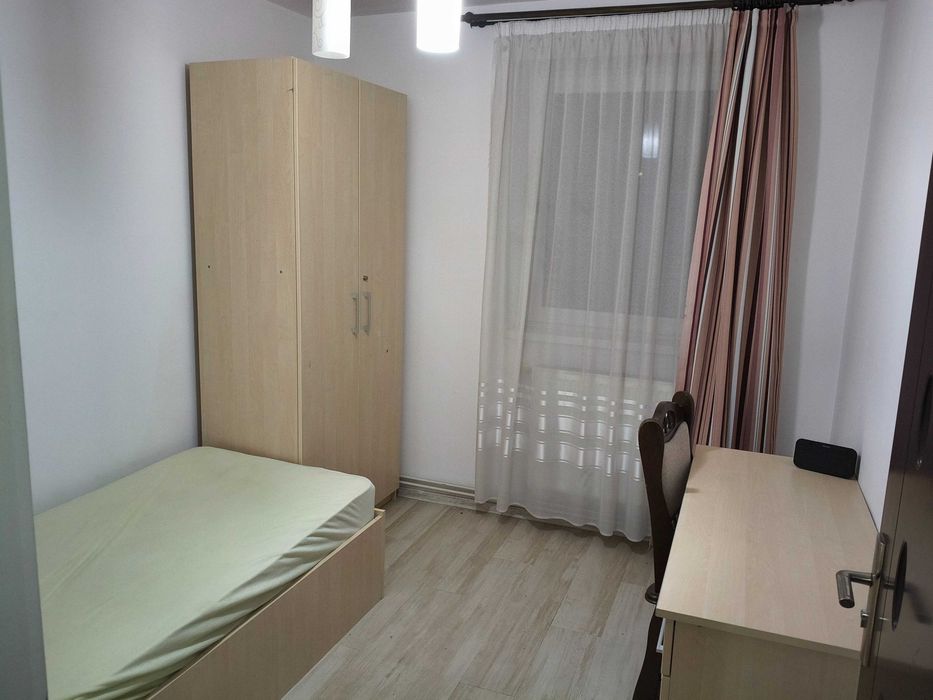 Apartament 4 camere de inchiriat
