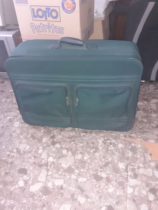 Diverse Geamantane si trolere, mari, solide, in stare excelenta