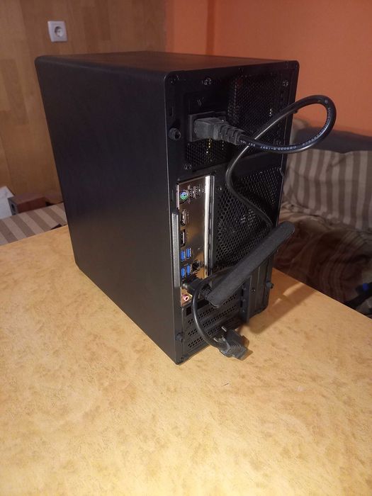 Компютър Ryzen 5, Vega R7