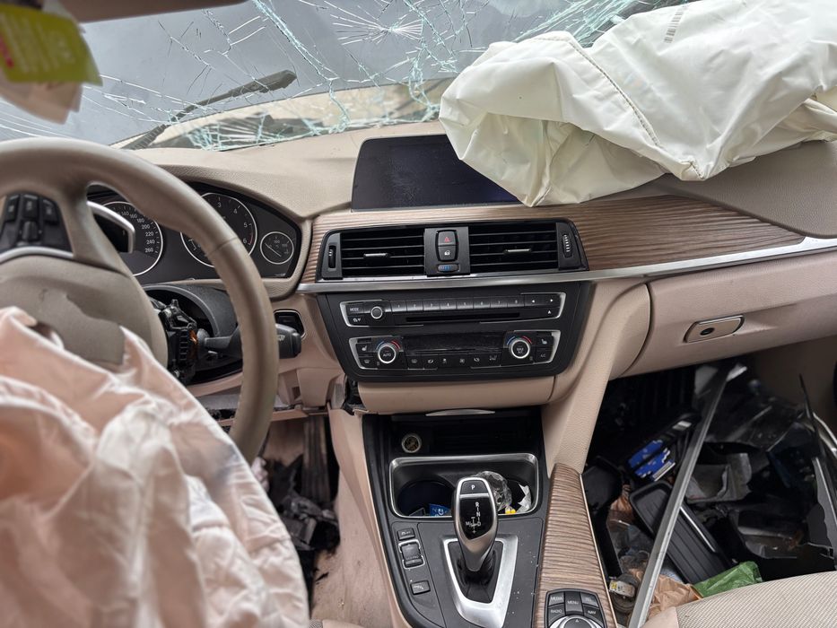 BMW 320 F31 xDrive на части