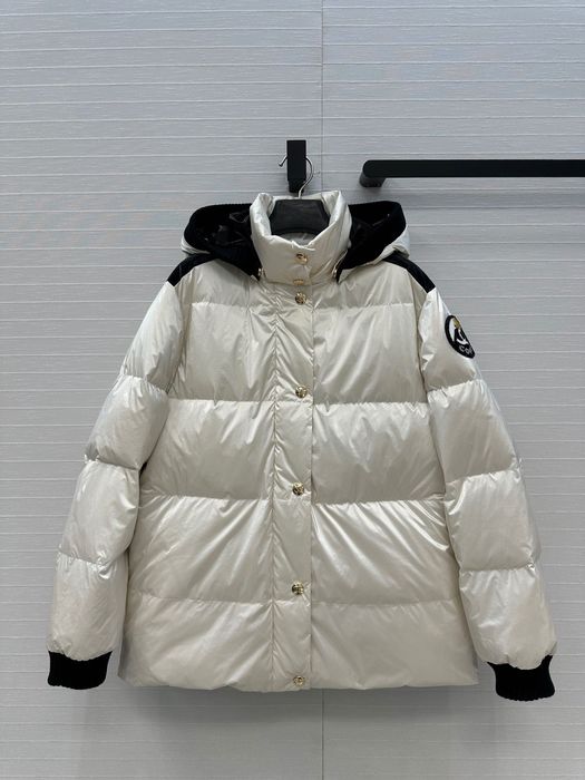 Зимно яке Chanel от колекцията Coco Neige