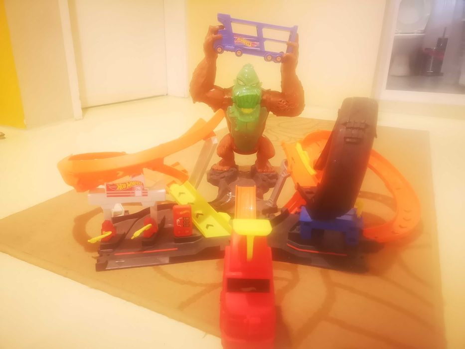 Писта на Hotweels
