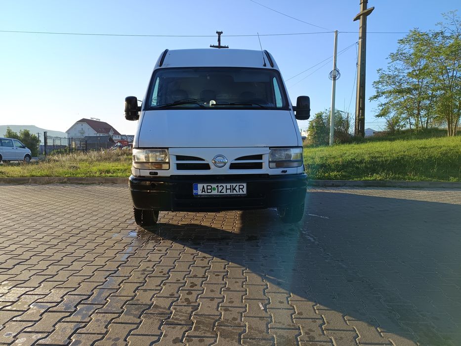 Vând Nissan interstar