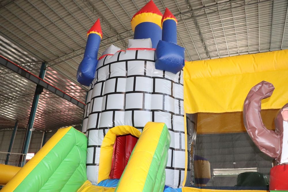 Надуваем батут,замък, детски център, атракцион