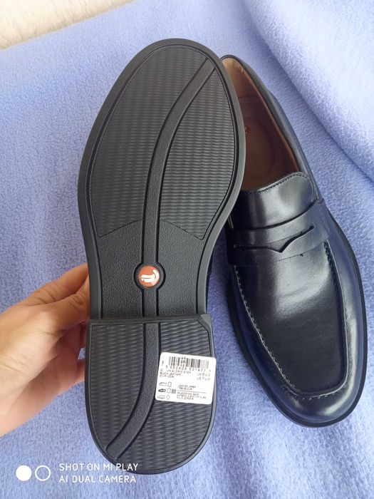Обувки Ecco и Clarks номер 39-40.