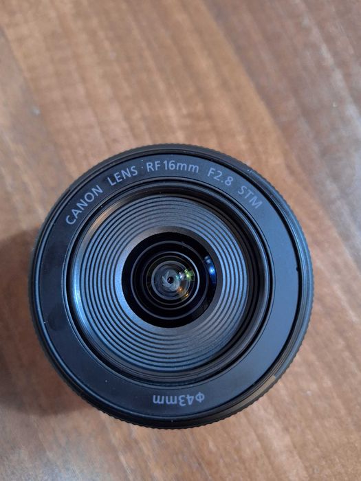 Canon RF 16mm F2.8