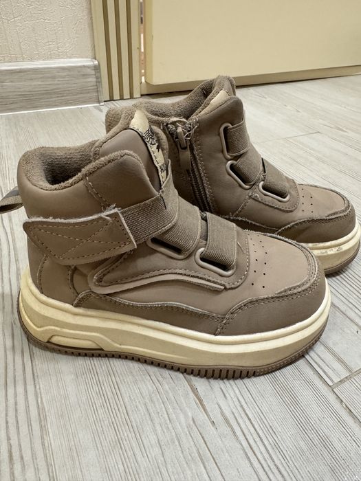 Продаю ботинки на девочку