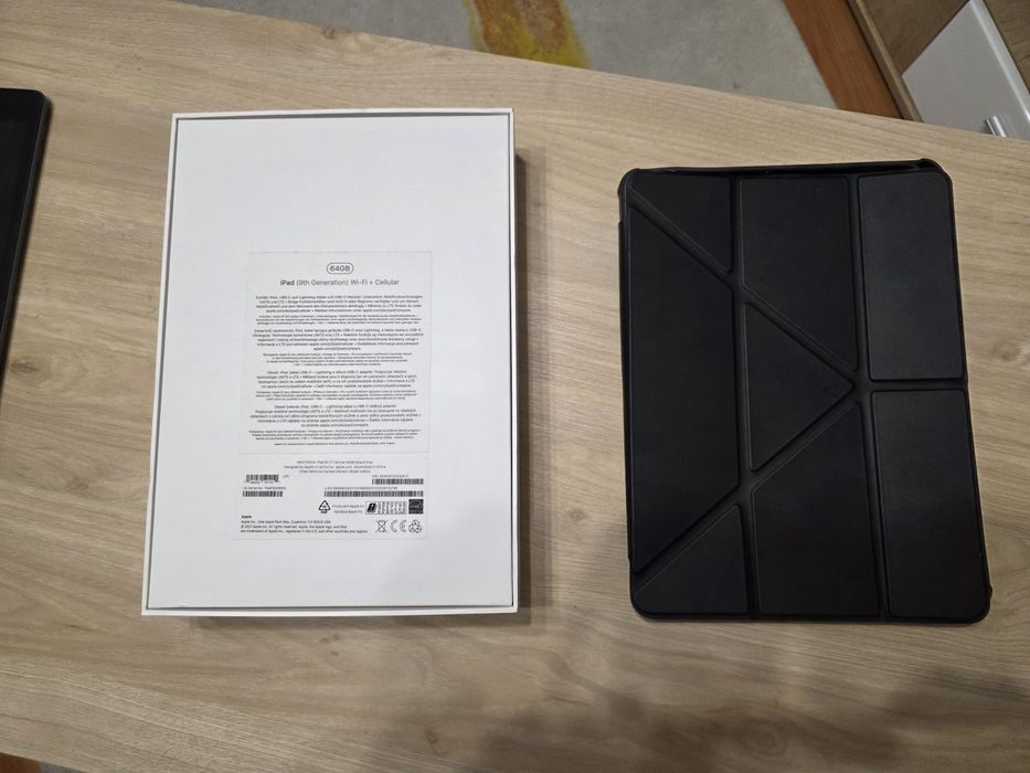 iPad Gen 9 (2021) - 64GB, Wi-Fi+Celular