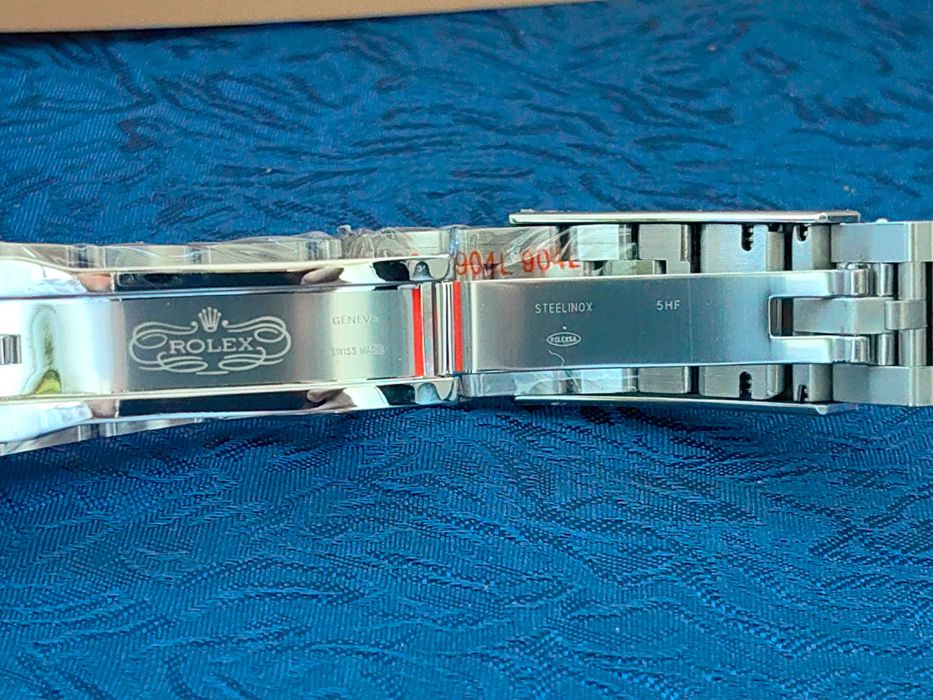 Rolex Starbucks, 3235 с 2 секунди отклонение