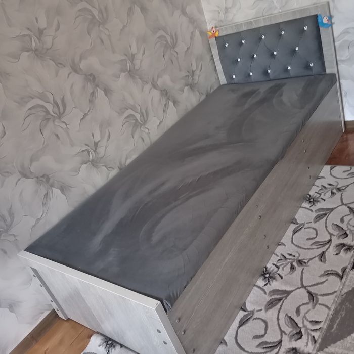 Sotiladi bir kishilik dvan