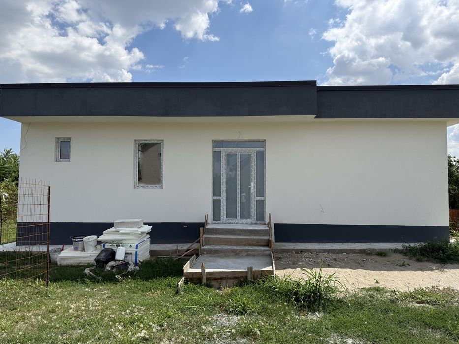 Casa de vanzare cu 4 camere direct de la proprietar