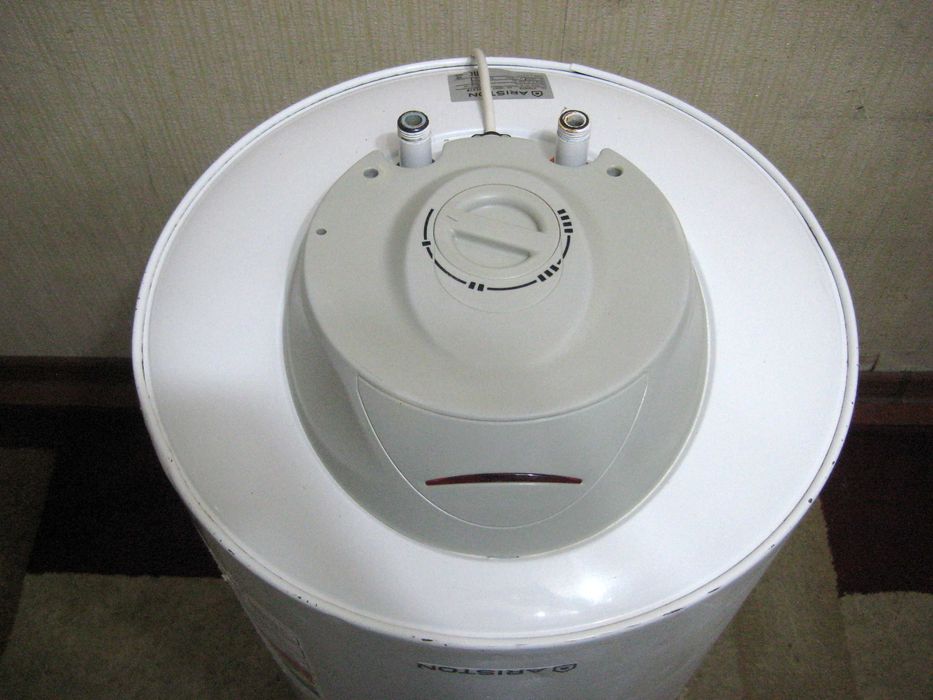 ARISTON 100L водонагреватель накопительный хорошим рабочим состоянии!