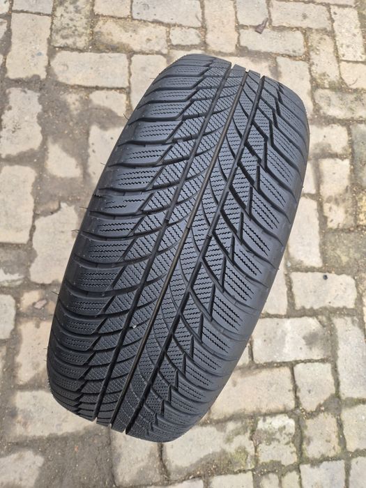 O bucată 225/55 R17 M+S iarnă - una Semperit Dunlop Bridgestone