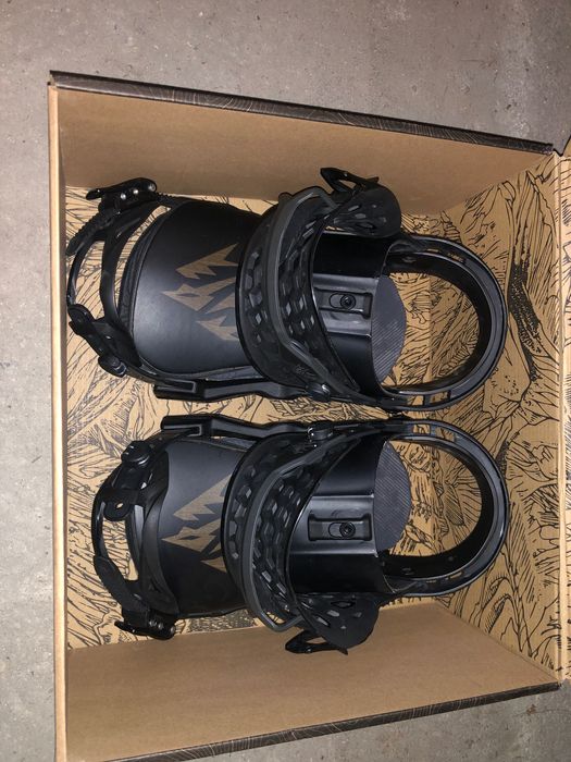 Продавам сноуборд автомати JONES APOLLO