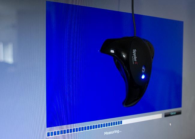 Calibrare monitoare, display laptop.