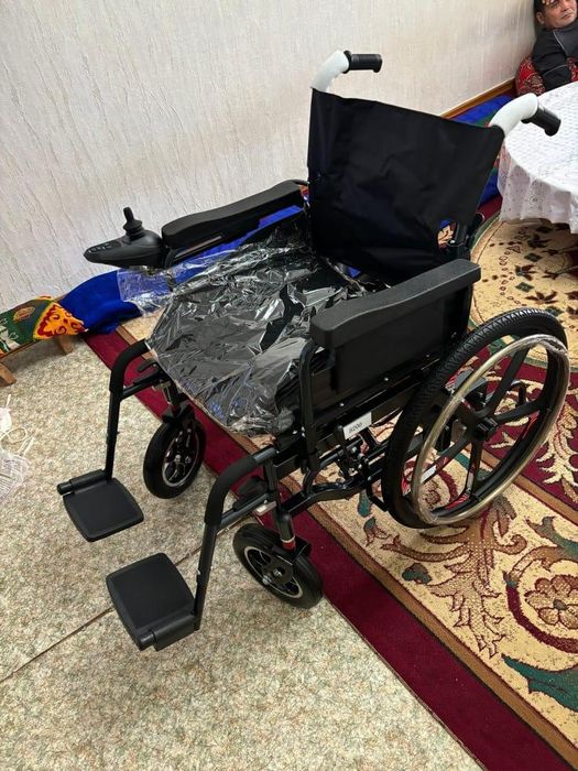 Инвалидная коляска в аккумуляторах