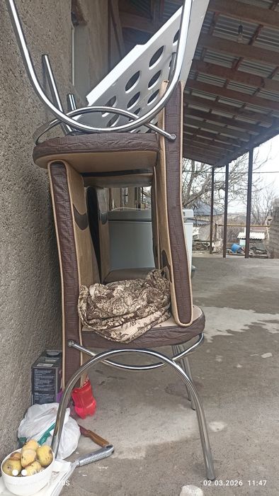 Стол орындықтарымен