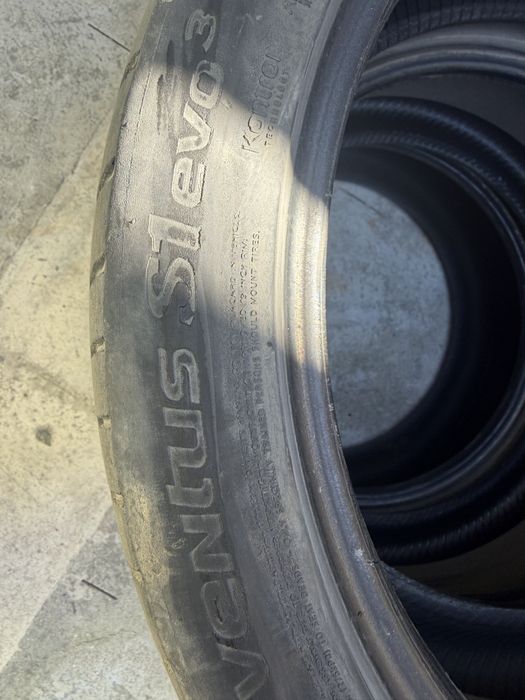 Hankook 235 40 19 за Тесла