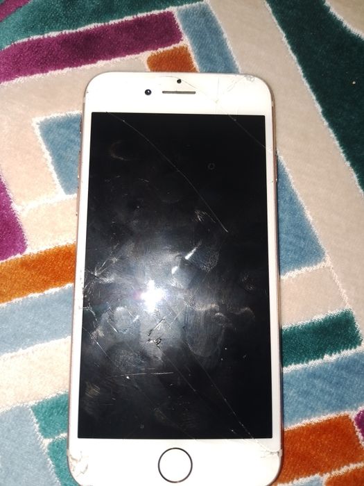 Iphone 8 64 , 76 емкость