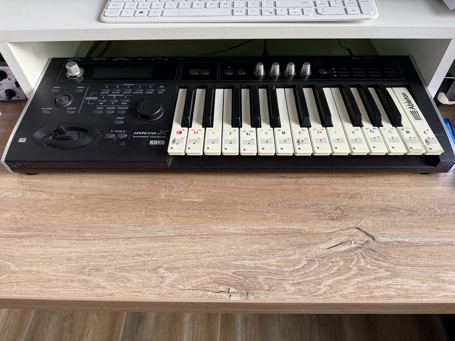 Синтезатор Korg MicroX
