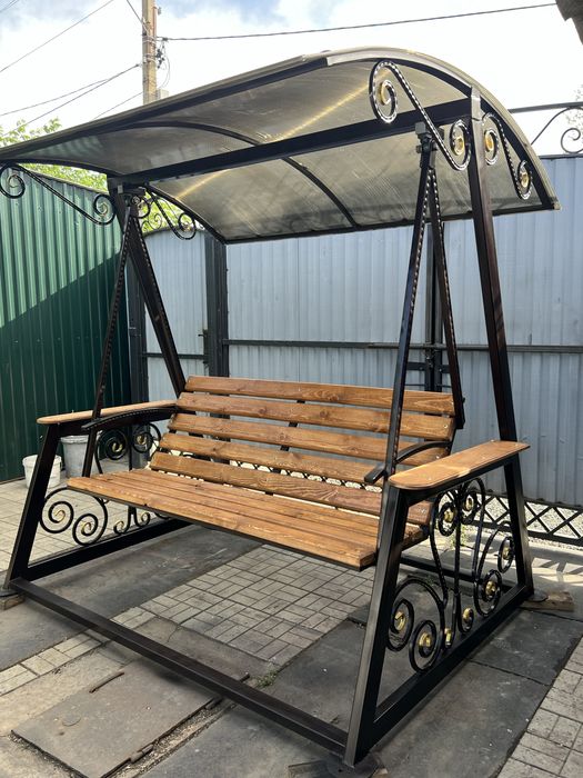 Продам садовую качелю