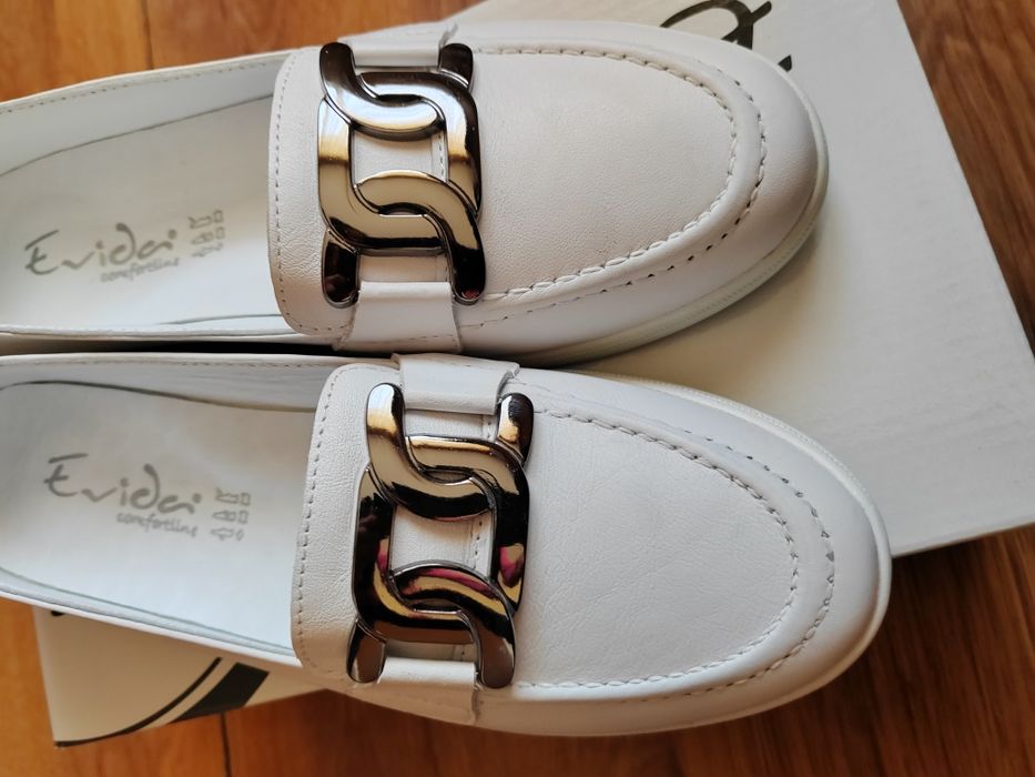 Дамски обувки пролет-лято от естествена кожа