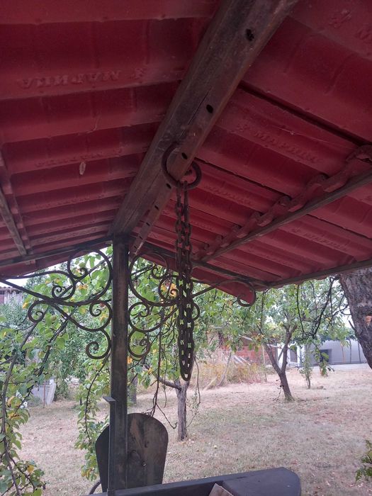 Продавам масивно барбекю