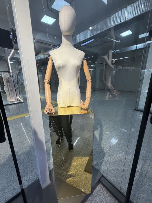 Продам манекен дешево