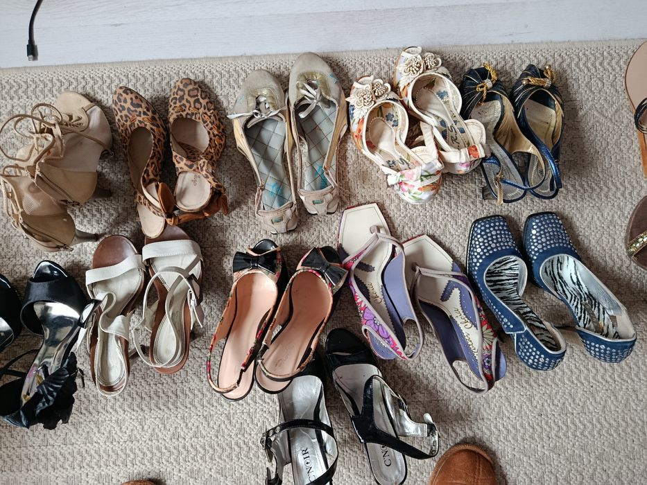 Дамски сандали и чехли,чехлите по 5 евро