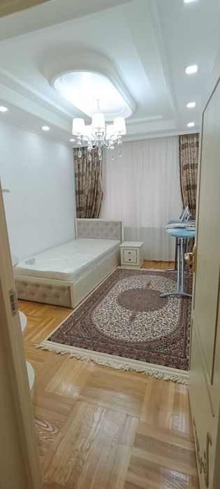 Сдаётся 4х комнатная квартира на Садык Азимова (Японское посольство)