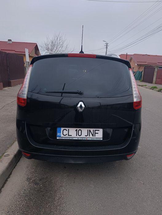 Vând Renault gran  scenic 2013