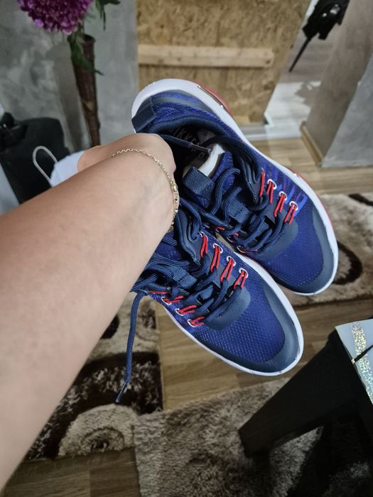 Adidasi băieți-barbati