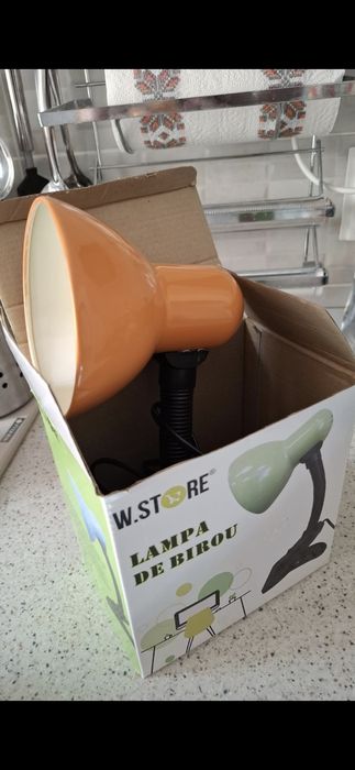 Lampa de birou  .