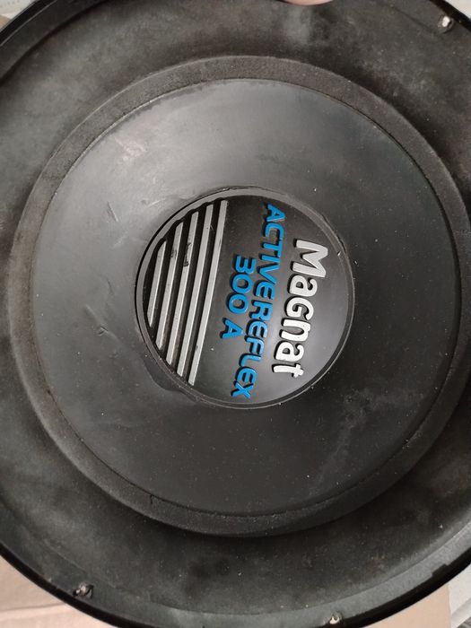 Magnat Active Reflex 300 A (sau Active Reflex 300 mm), un difuzor de joase/subwoofer auto de 12 inch (30 cm
