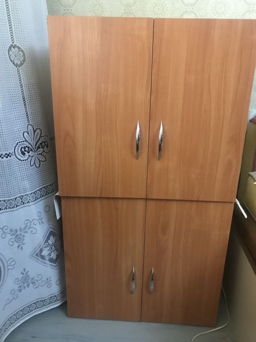 Продаю навесные 2 шкафчика