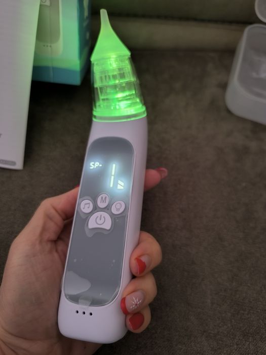 Аспиратор за нос за бебе