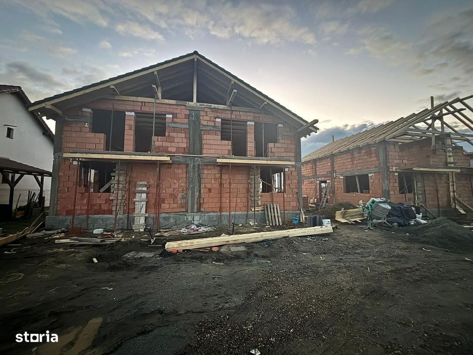 Sangeorgiu de Mures - Vanzare casa tip duplex