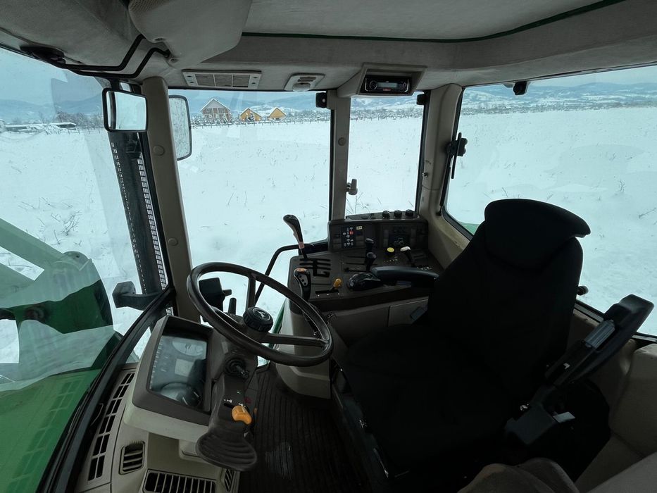 Tractor John Deere 6210 cu încărcător frontal