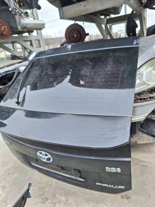 Врата багажник Toyota Prius / Тойота Приус 2012г