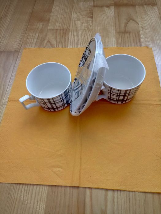 Set doua cesti cu farfuriute-Karaca- Nou și nefolosit.