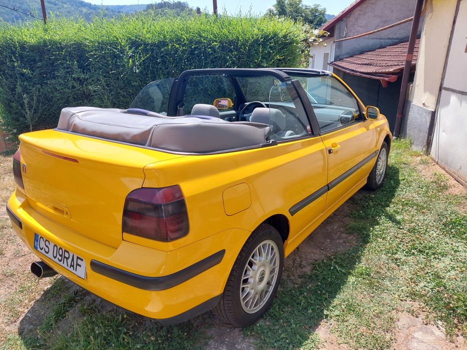 Vând VW Golf III-IV Cabriolet, fabricație 2000, motor 1.6  benzină, 2.700 euro negociabil