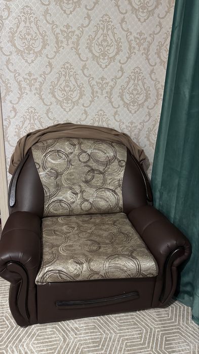 Продам диван с креслом