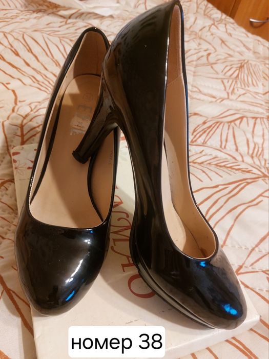 Елегантни дамски обувки номер 38 и 39